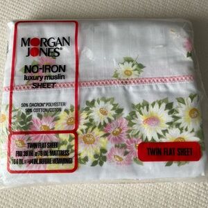 New in package vintage twin sheet set pink and white daisies